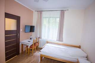 Отели типа «постель и завтрак» Willa Alkor Drzeńsko Небольшой двухместный номер с 2 отдельными кроватями-1